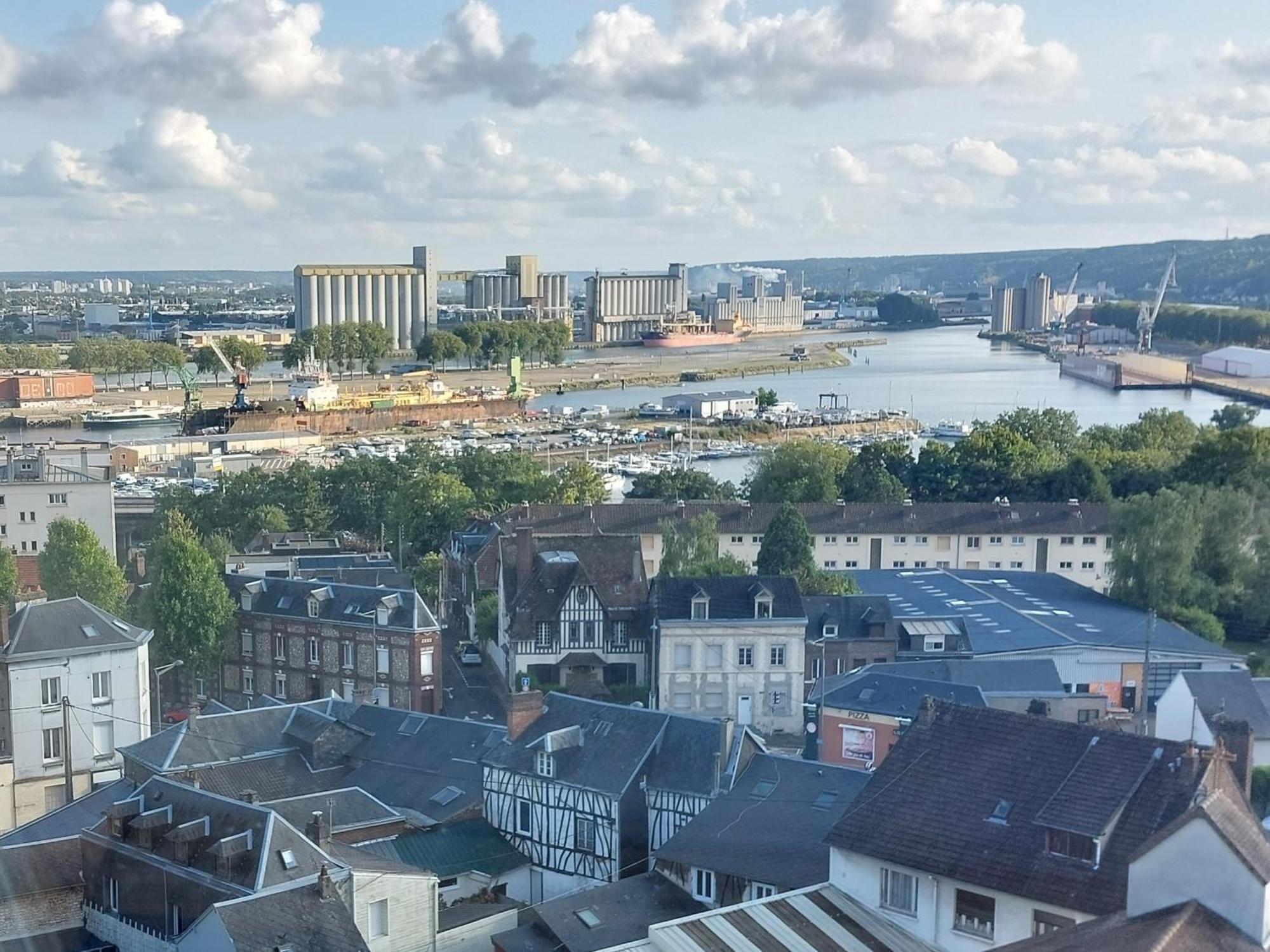 Ferienwohnung Rouen : Vue Panoramique Sur La Seine Avec Parking Exterior foto